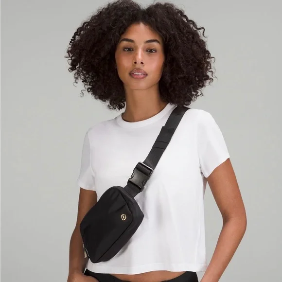 Lululemon • Everywhere Belt Bag - Picture 2 of 12
